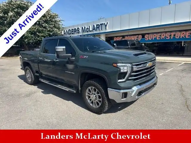 2025 Chevrolet Silverado HD LTZ 4WD Crew Cab Standard Box's photo