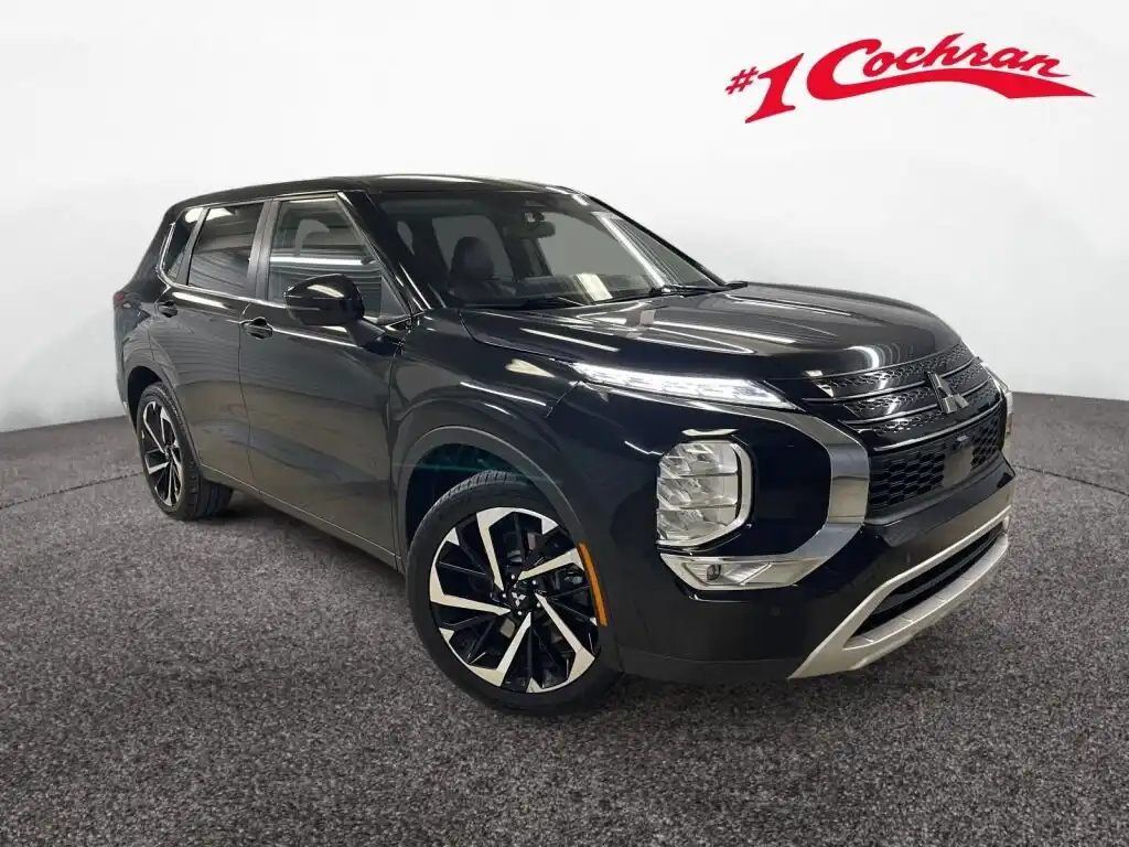 2024 Mitsubishi Outlander SE FWD's photo