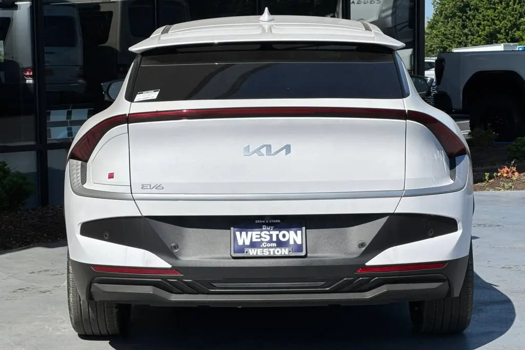 2026 Kia EV6 L AWD Light R photo 5