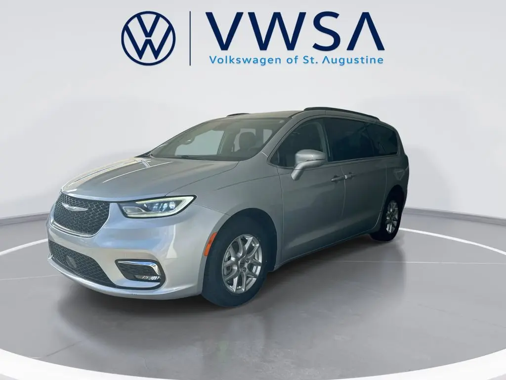 2022 Chrysler Pacifica Touring L photo 4