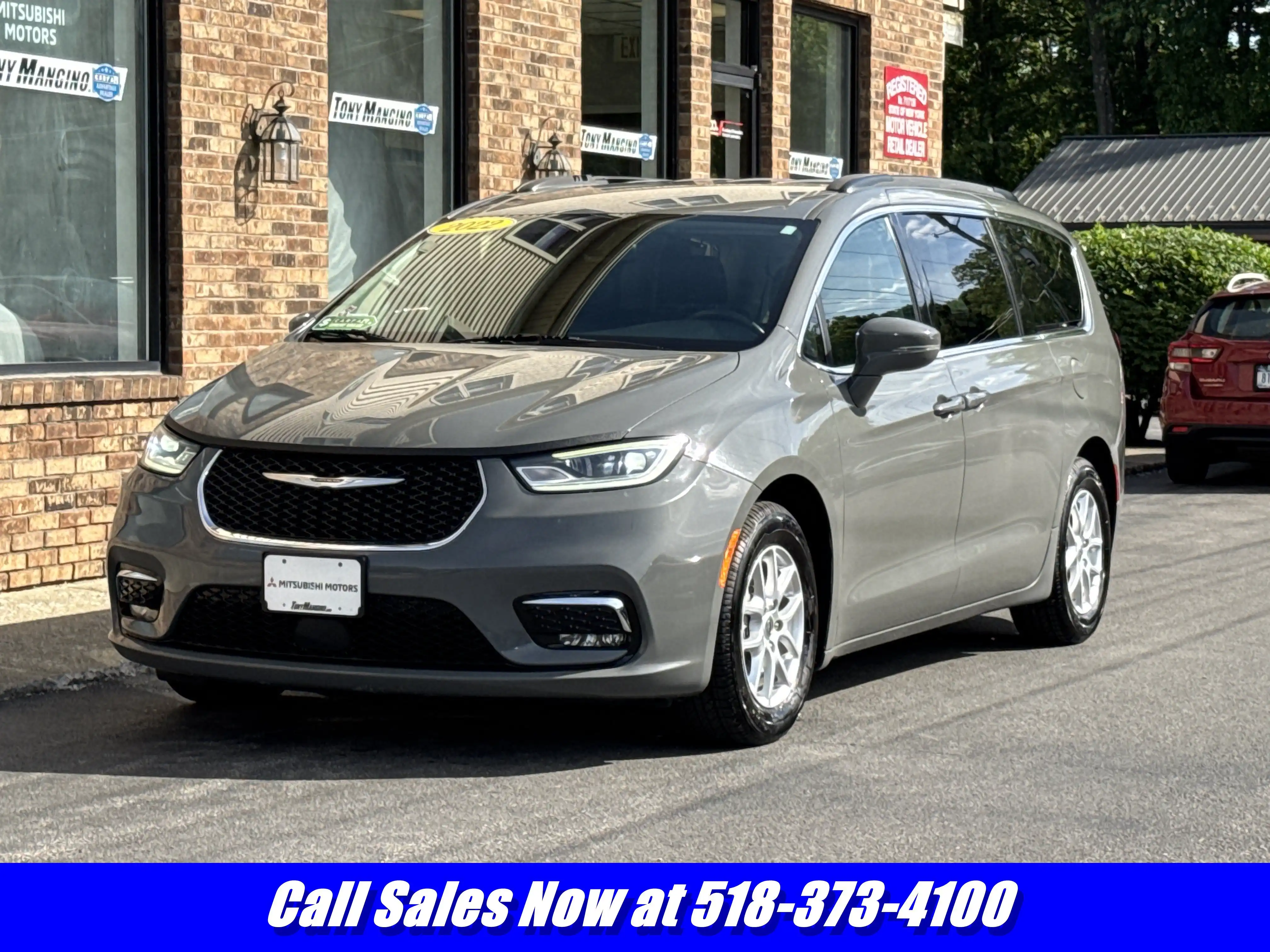 2022 Chrysler Pacifica Touring L's photo