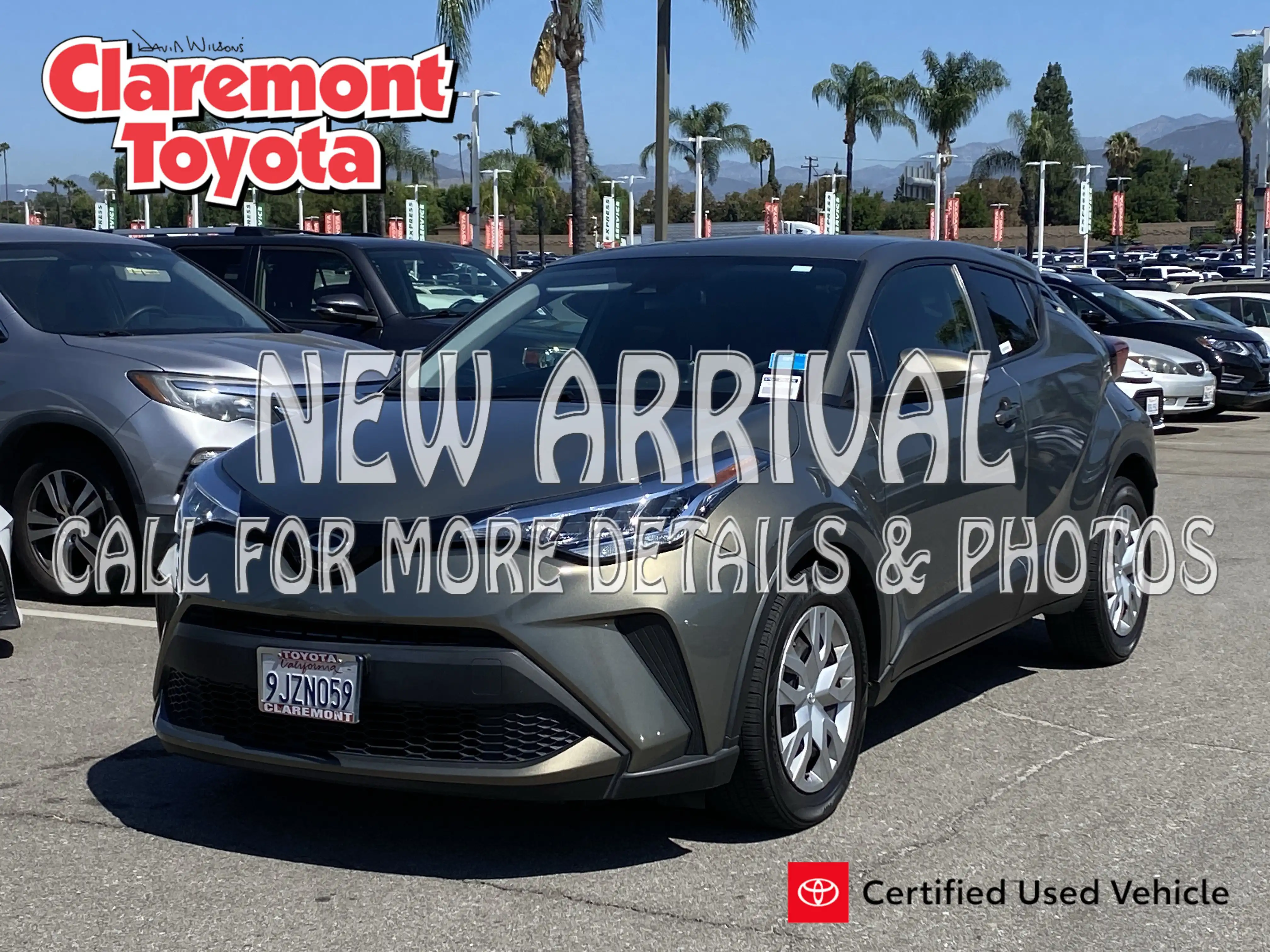 2021 Toyota C-HR LE's photo