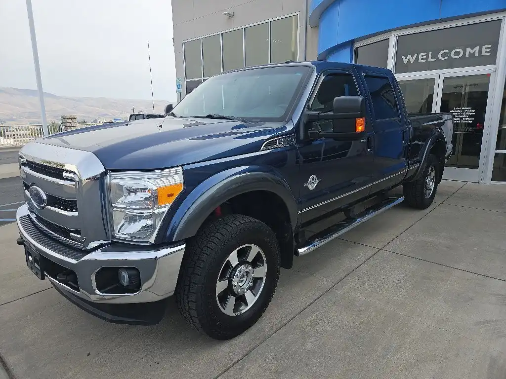 2016 Ford F-250 Lariat 4WD Crew Cab 6-3/4' Box's photo