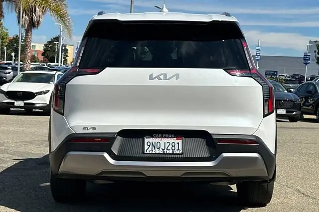 2024 Kia EV9 Wind AWD photo 5
