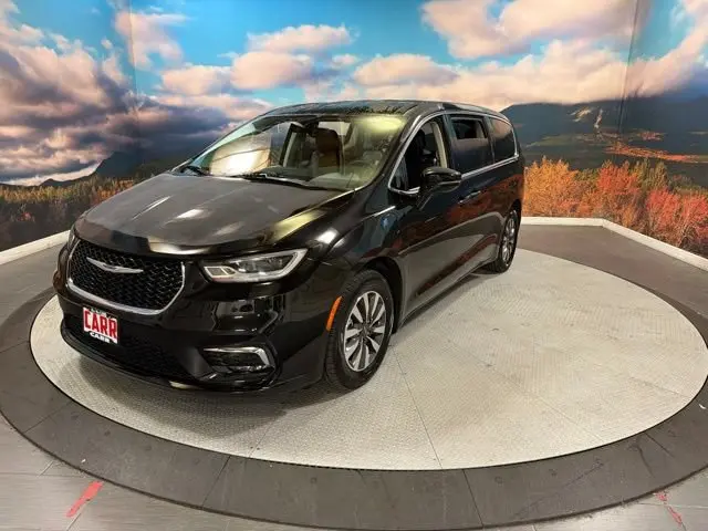 2024 Chrysler Pacifica Hybrid PHEV Select photo 4