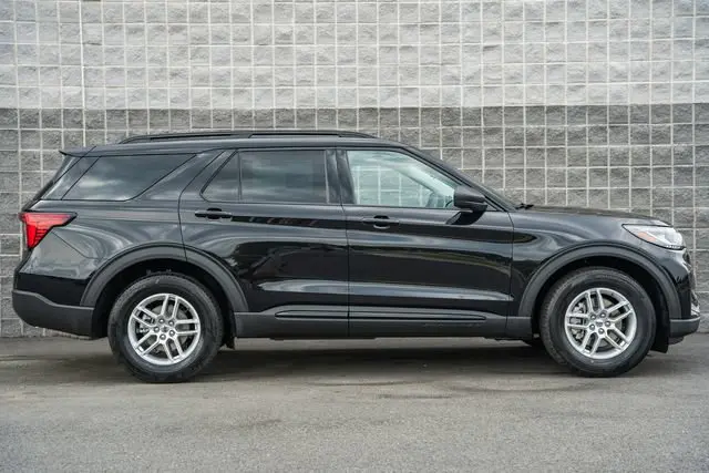 2026 Ford Explorer Active photo 4