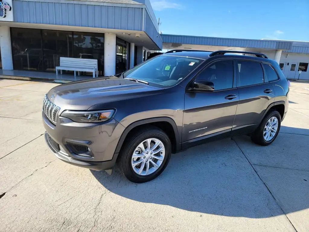 2022 Jeep Cherokee Latitude Lux 4WD's photo