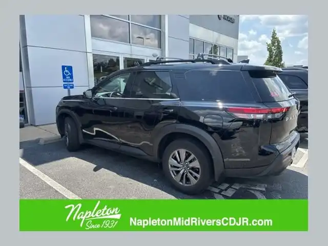 2023 Nissan Pathfinder SV 4WD's photo