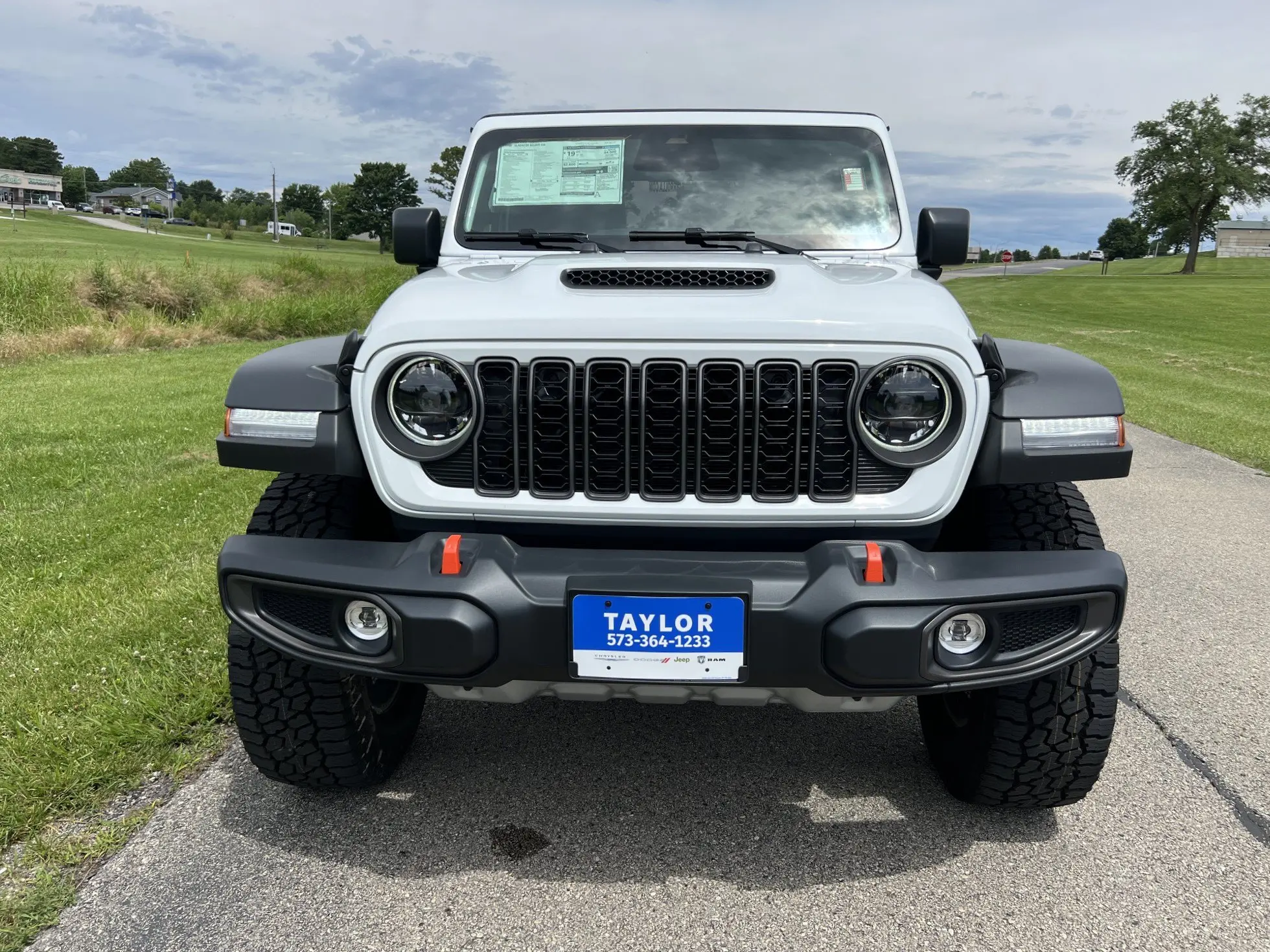 2026 Jeep Gladiator Mojave Auto photo 3