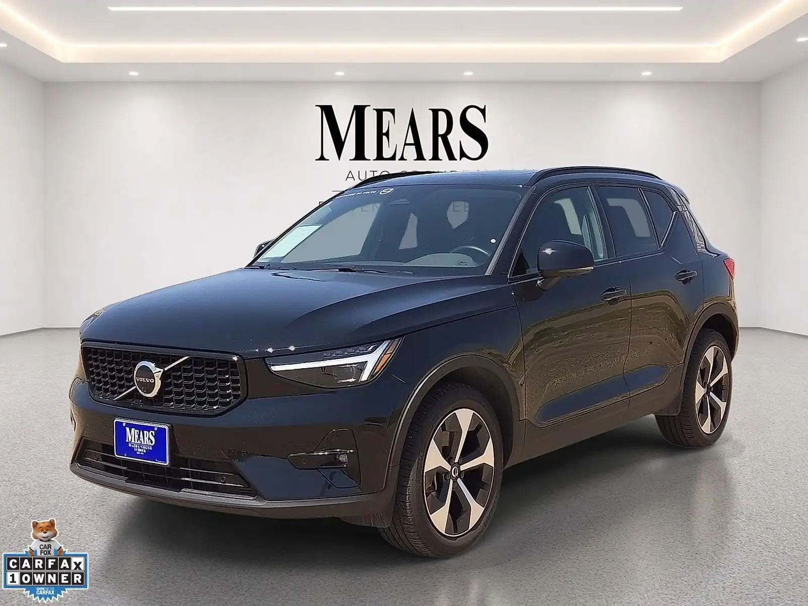 2026 Volvo XC40 B5 Plus Dark AWD's photo