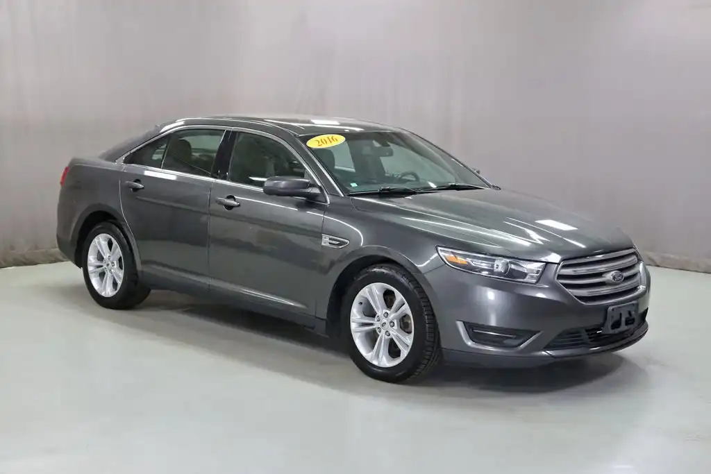 2016 Ford Taurus SEL FWD's photo