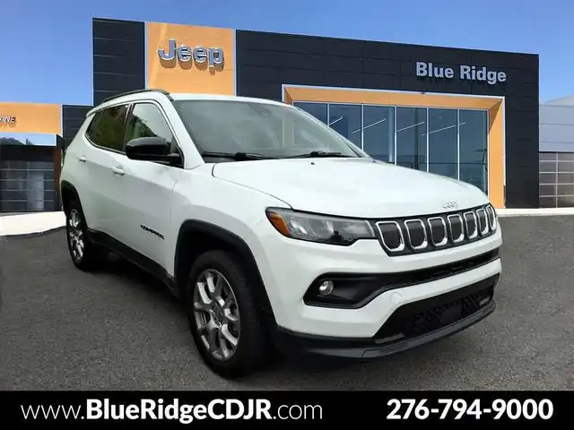 2022 Jeep Compass Latitude Lux 4X4's photo