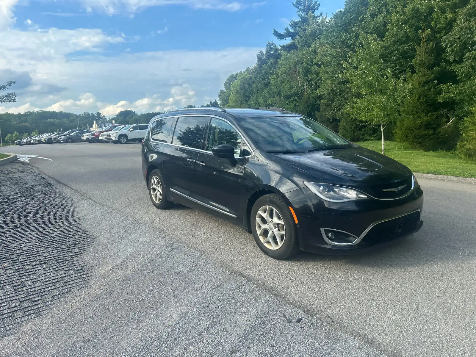 2017 Chrysler Pacifica Touring L Plus's photo