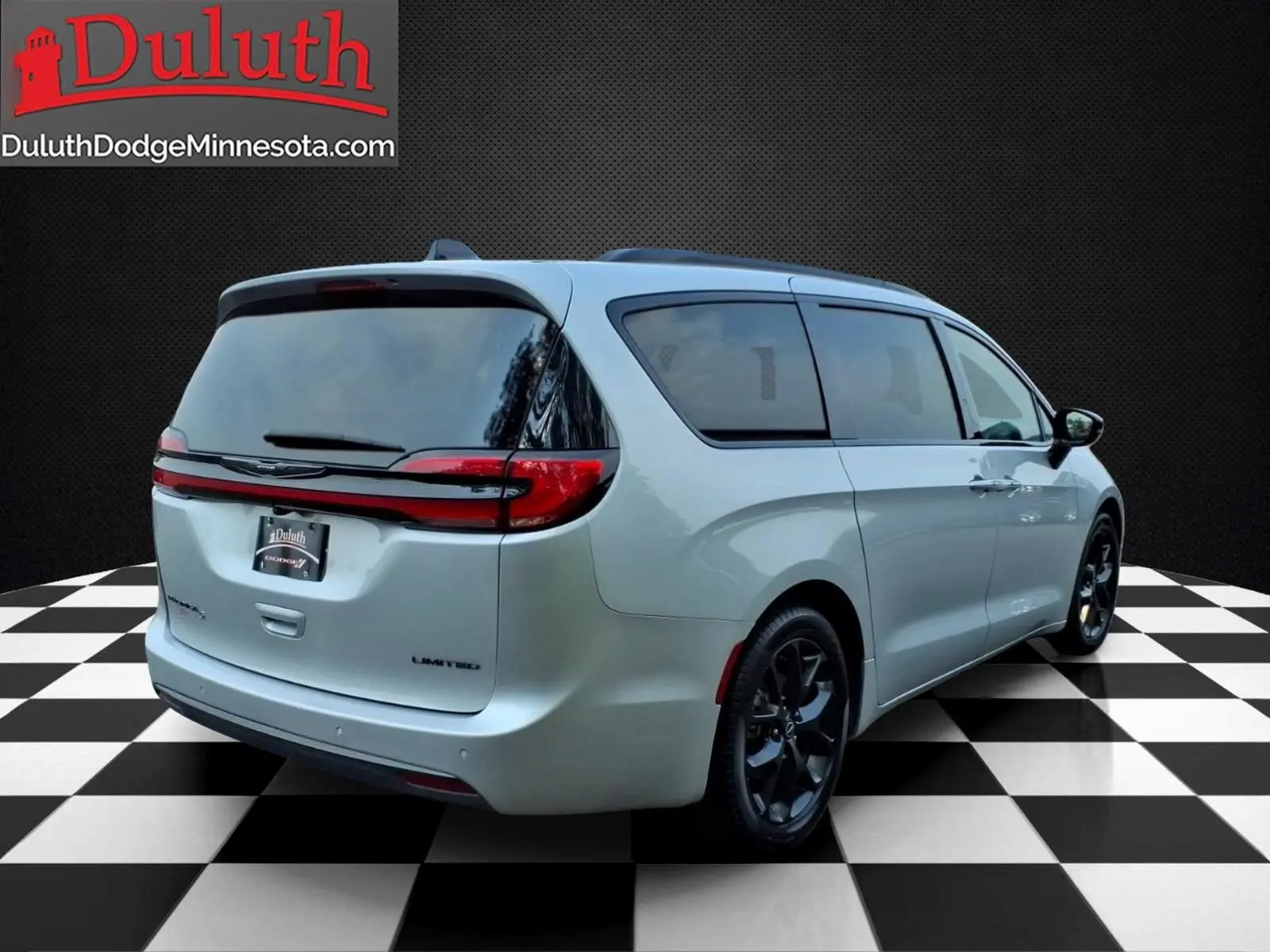 2026 Chrysler Pacifica Limited photo 5