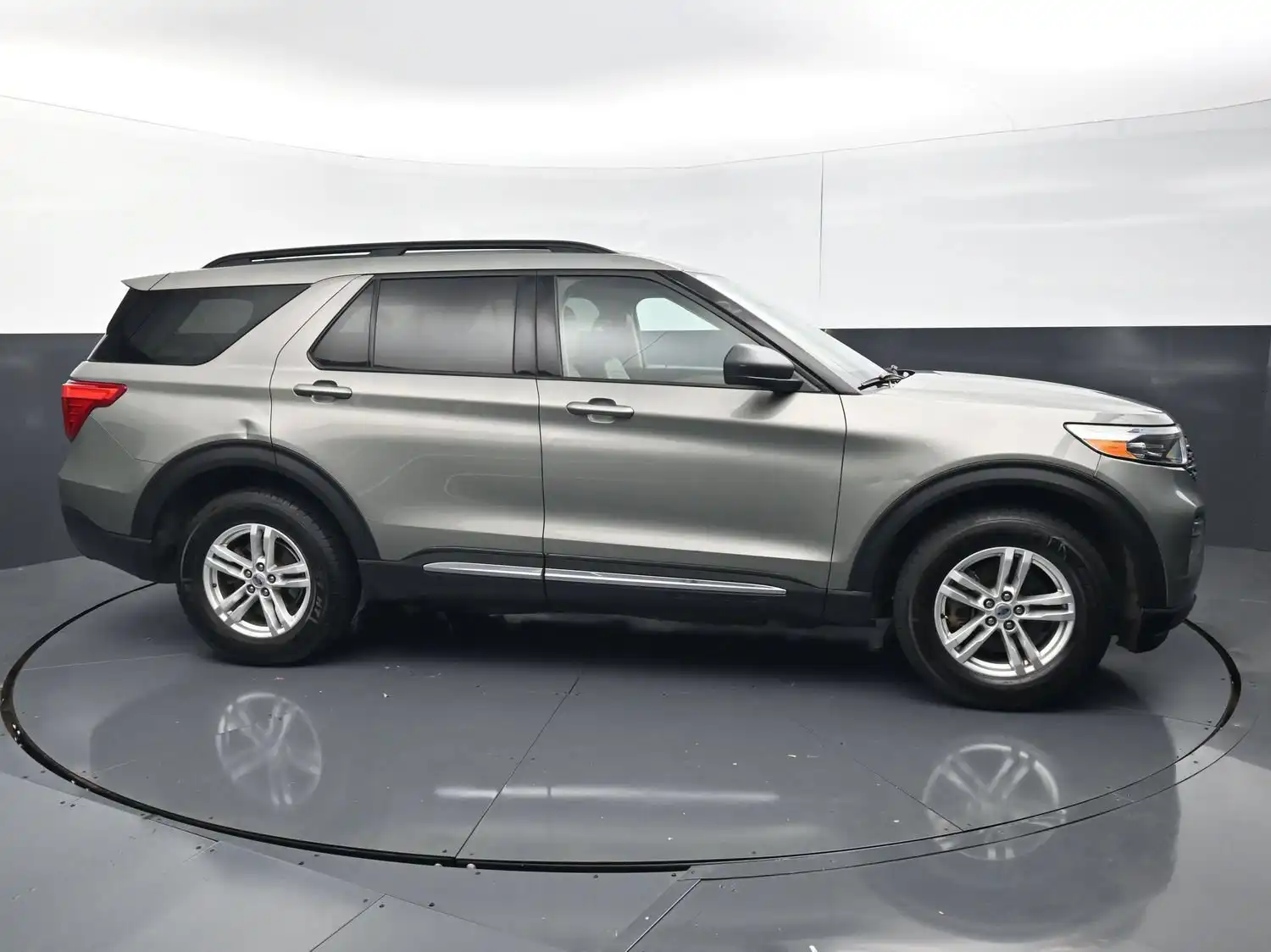 2020 Ford Explorer XLT 4WD's photo