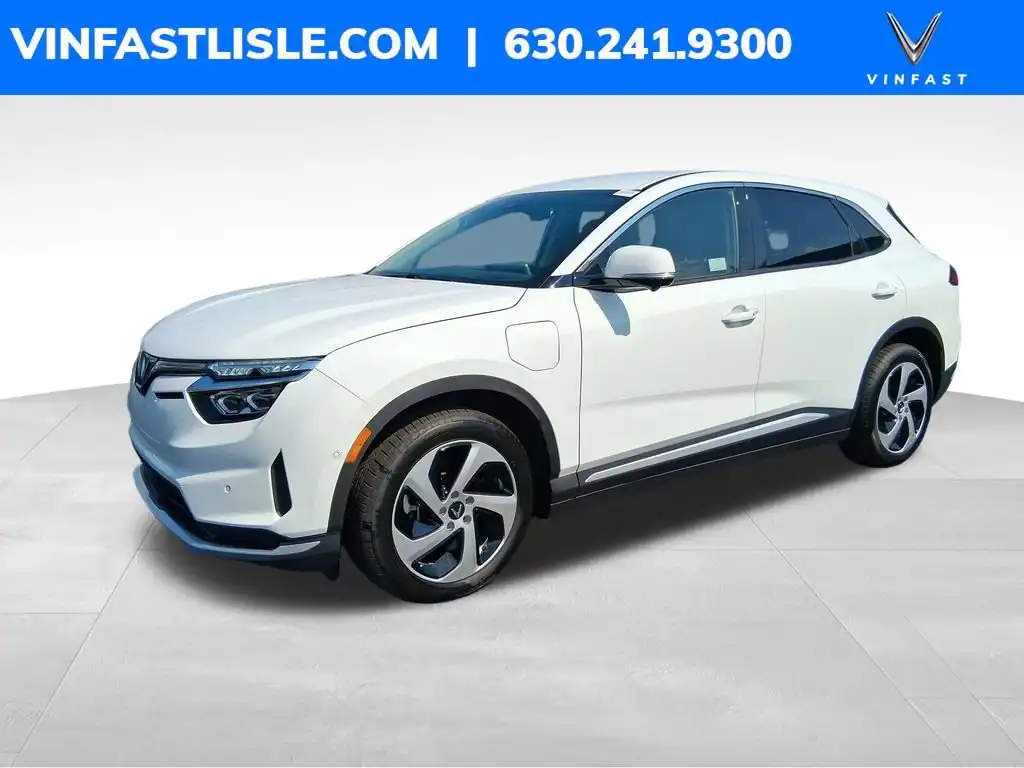 2027 VinFast VF 8 Eco's photo