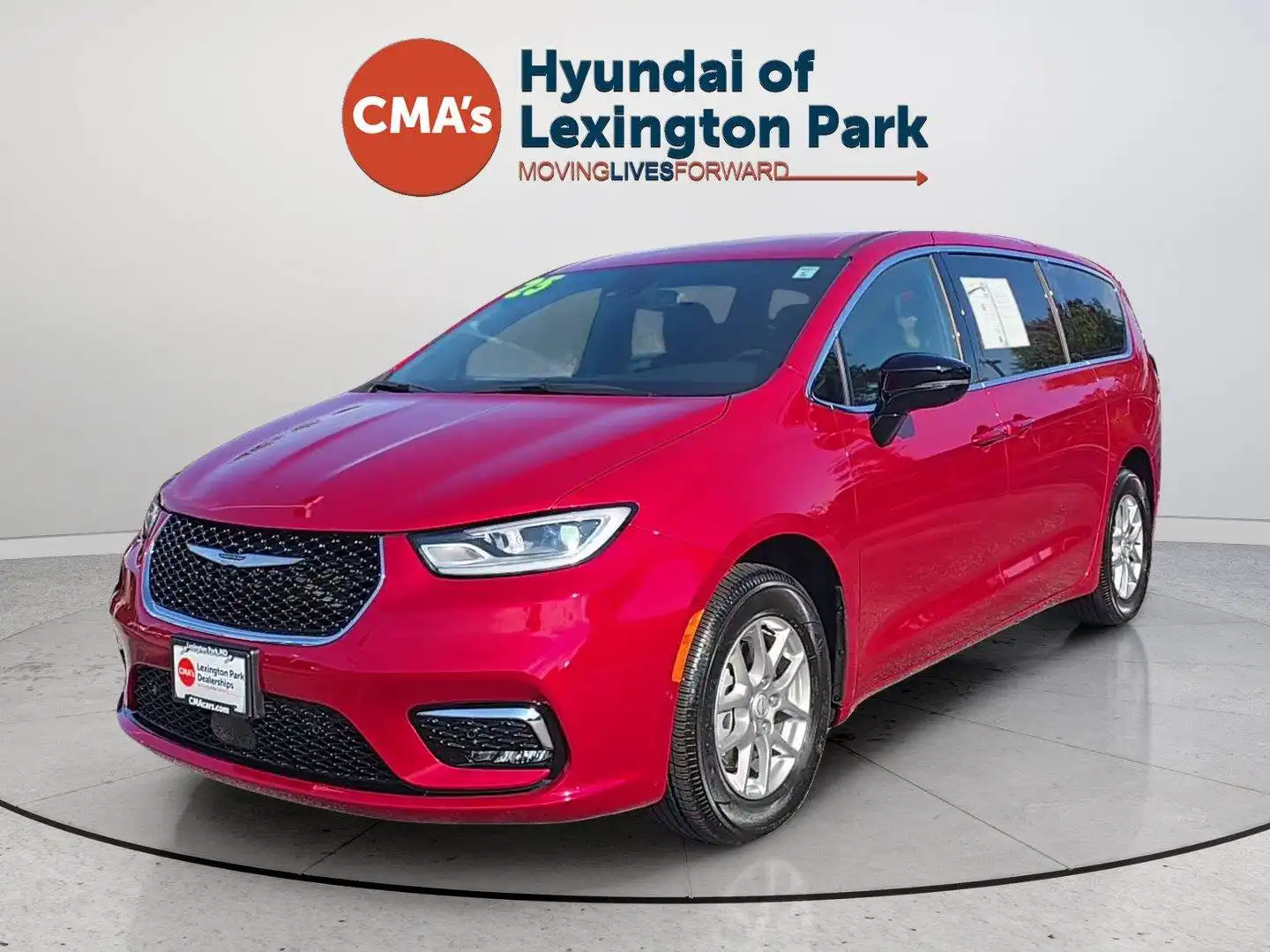 2025 Chrysler Pacifica Select's photo