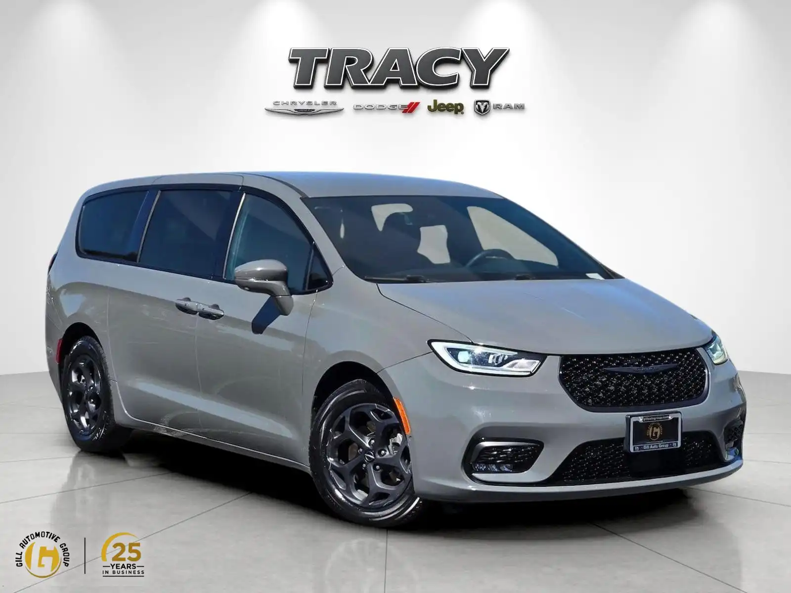 2022 Chrysler Pacifica Hybrid Touring L Hybrid's photo