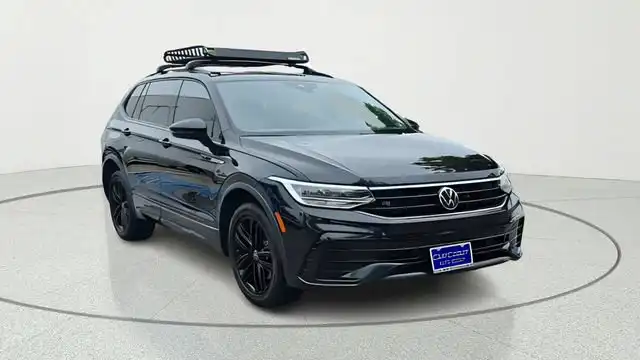 2022 Volkswagen Tiguan 2.0T SE R-Line Black's photo