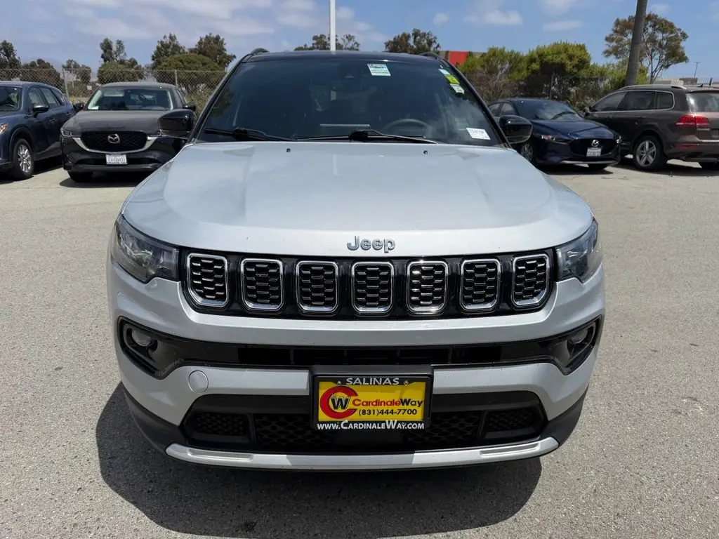 2025 Jeep Compass Limited 4X4 photo 4