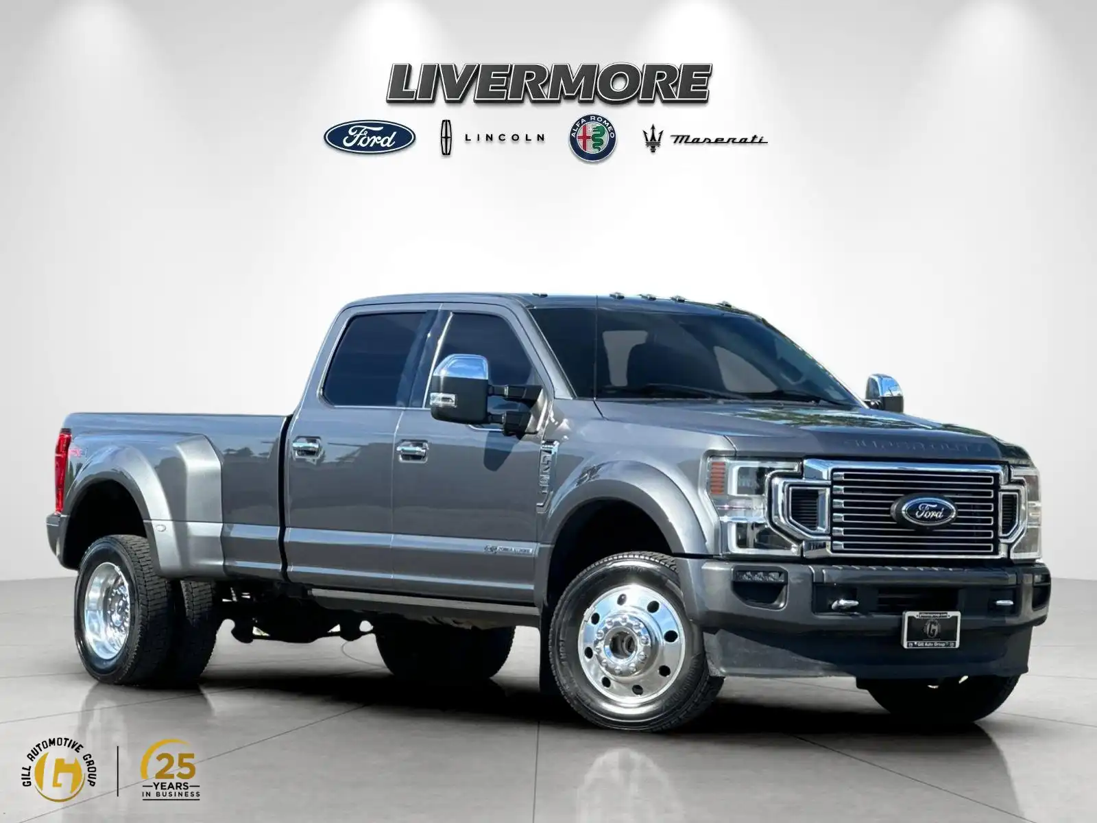 2022 Ford F-450 Platinum 4WD Crew Cab DRW 8' Box's photo