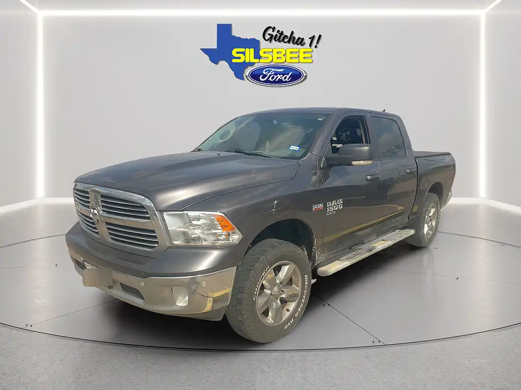 2019 RAM 1500 Classic Lone Star 4x4 Crew Cab 5'7's photo