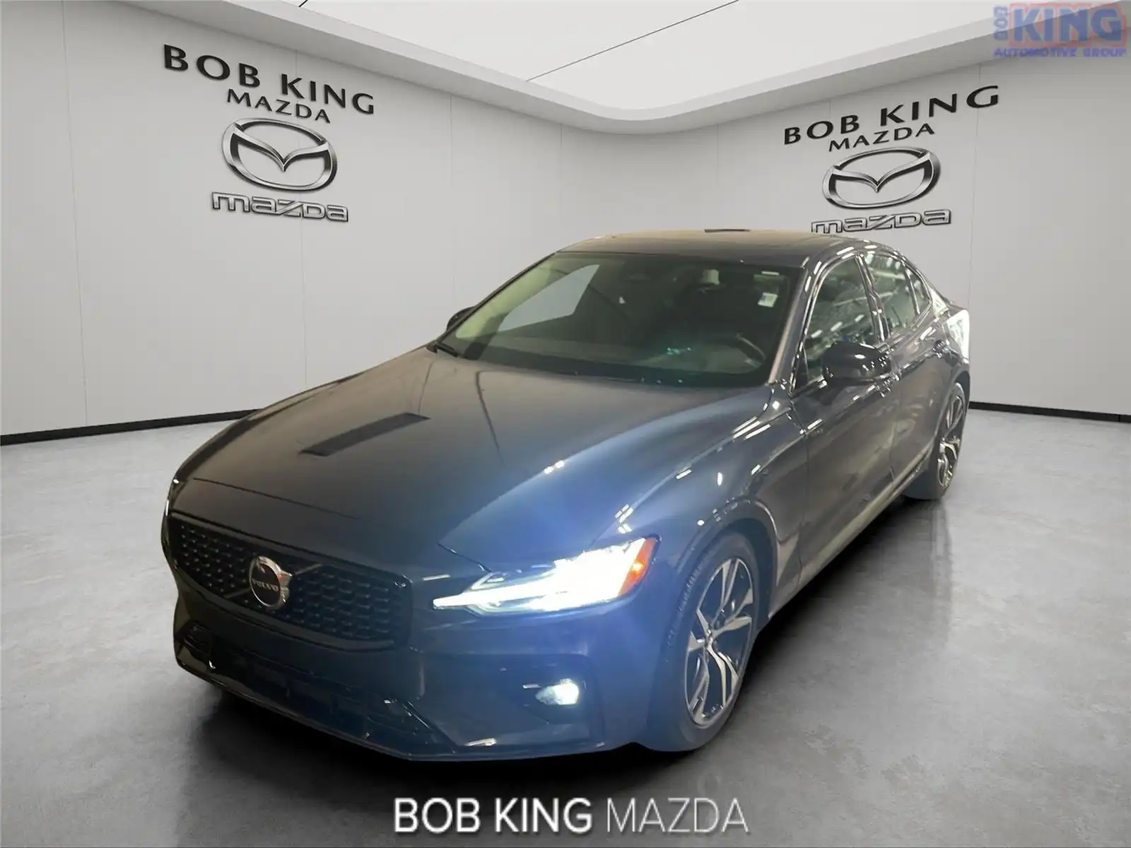 2024 Volvo S60 B5 Core Dark Theme's photo