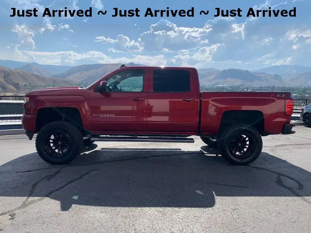 2018 Chevrolet Silverado 1500 LT 4X4 Crew Cab Short Box's photo