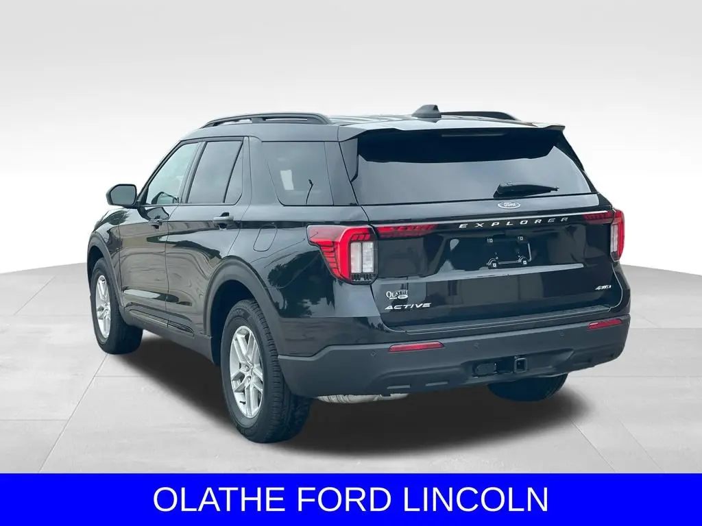 2026 Ford Explorer Active 4WD photo 4
