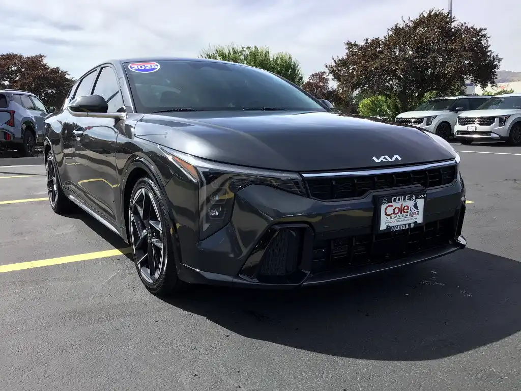 2025 Kia K4 GT-Line Auto's photo