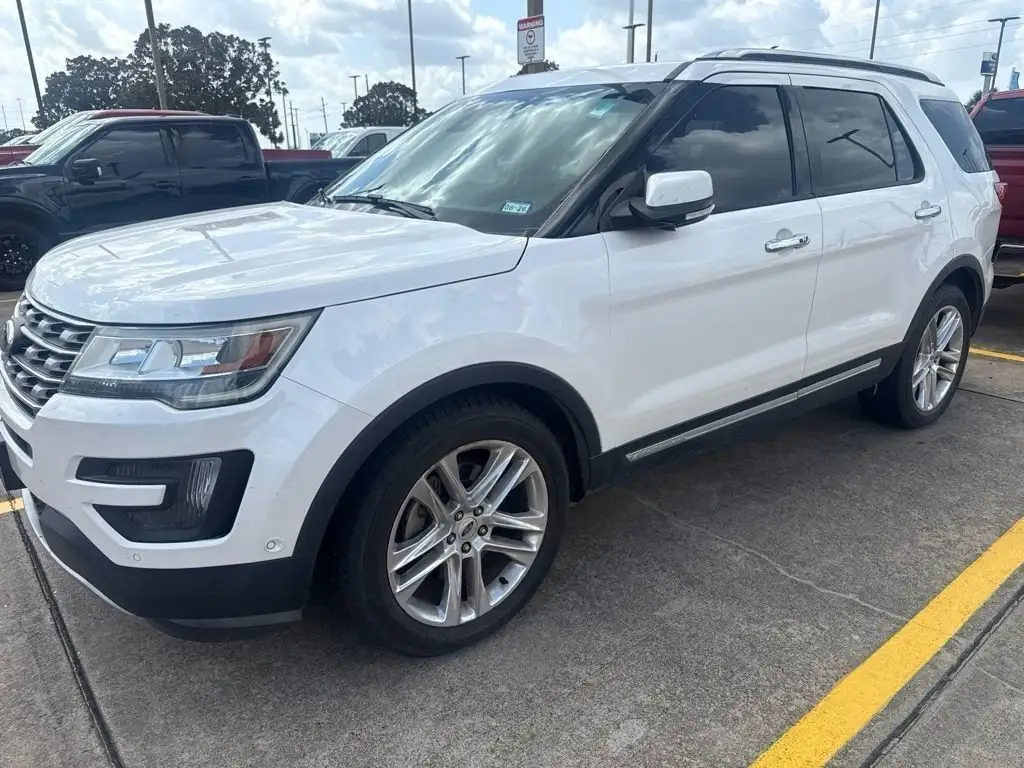 2016 Ford Explorer Limited FWD photo 1