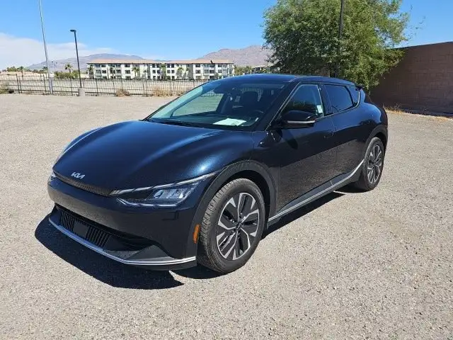 2024 Kia EV6 L AWD Light R's photo