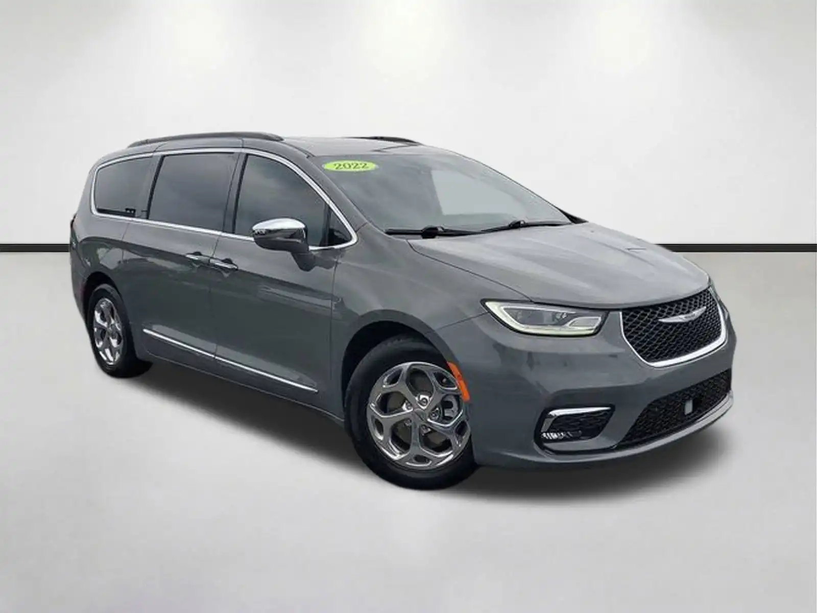 2022 Chrysler Pacifica Limited's photo