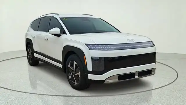 2026 Hyundai Ioniq 9 SE AWD's photo