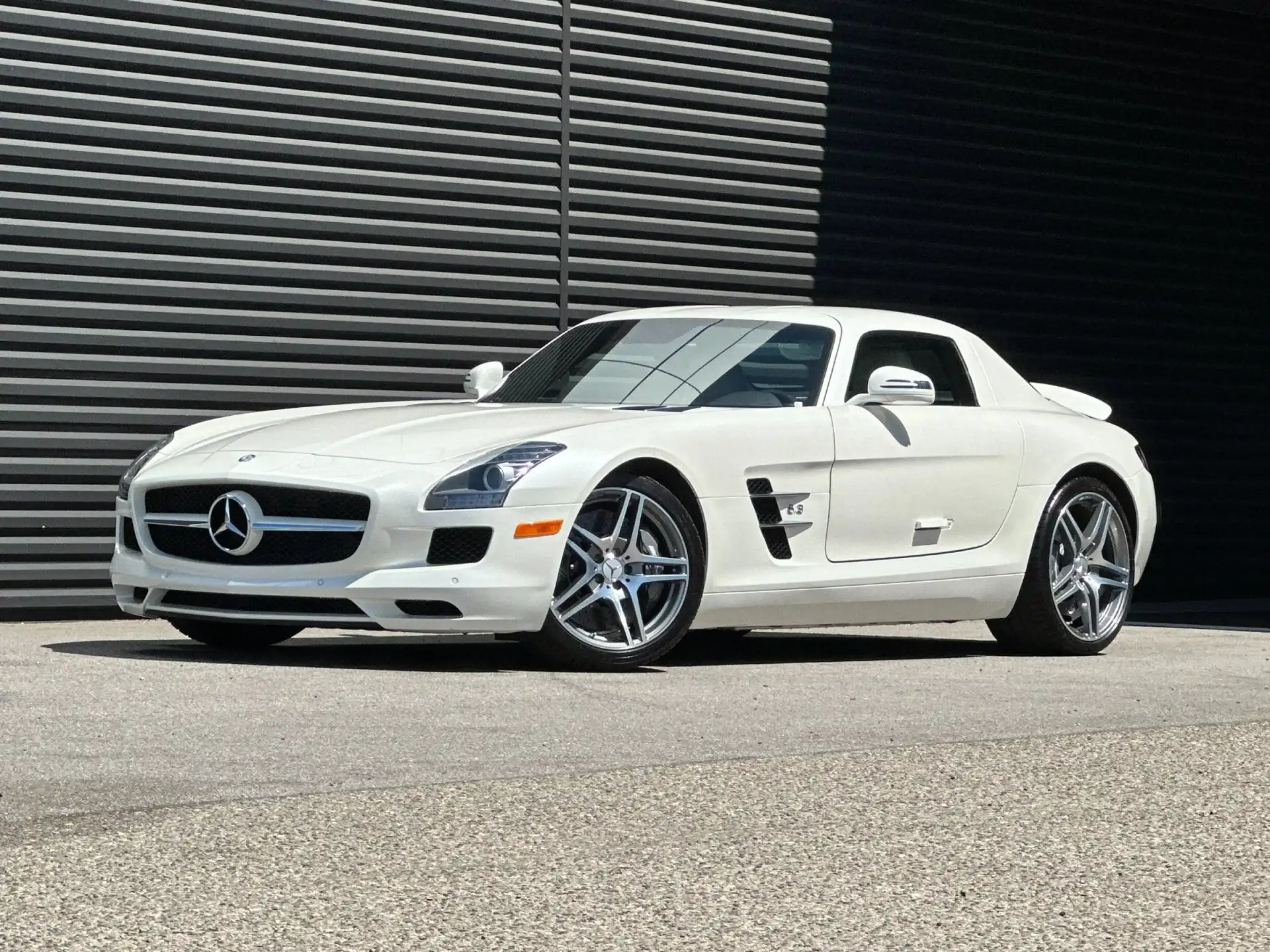 2011 Mercedes-Benz SLS AMG Base's photo