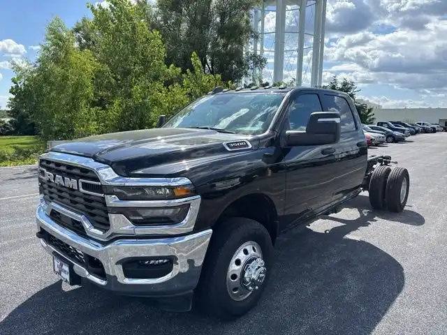 2025 RAM 3500 Tradesman 4X4 Crew Cab's photo