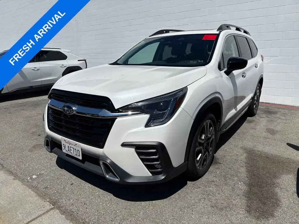 2024 Subaru Ascent Touring's photo