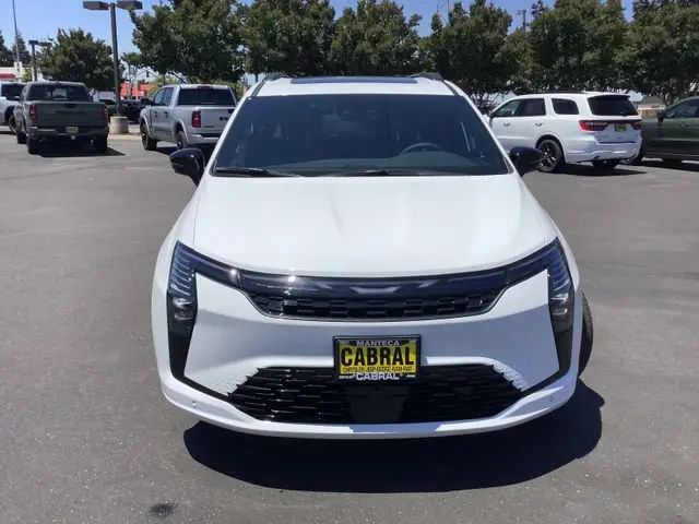 2027 Chrysler Pacifica Limited photo 4