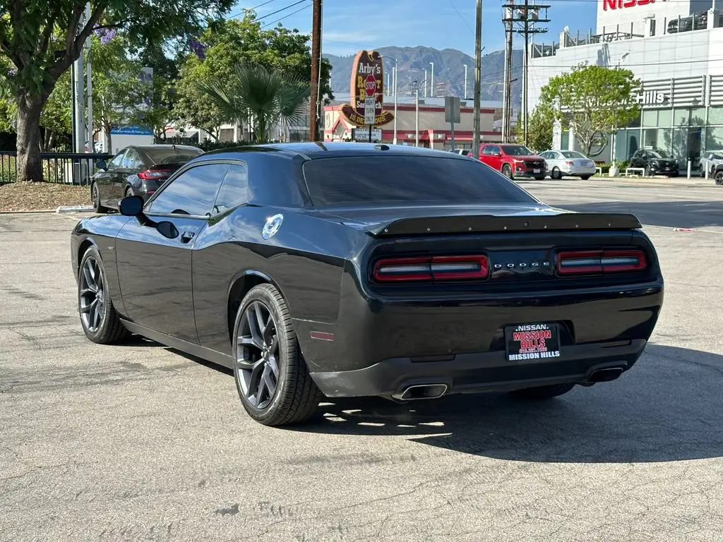 2019 Dodge Challenger R/T photo 4
