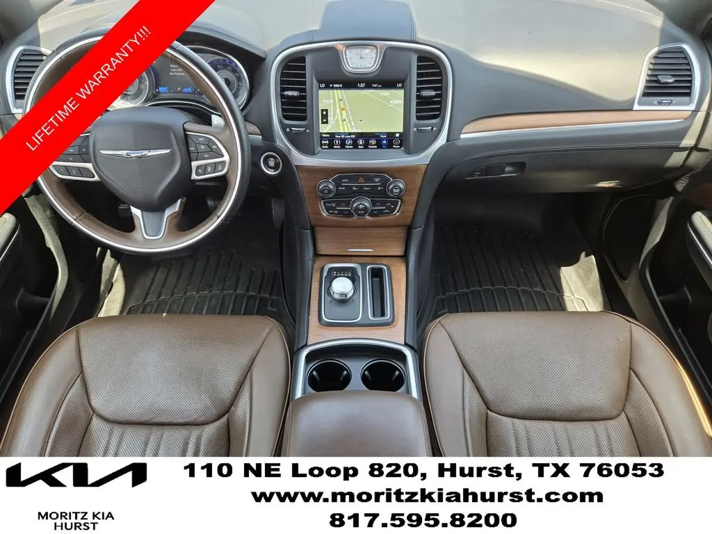2018 Chrysler 300 C photo 5