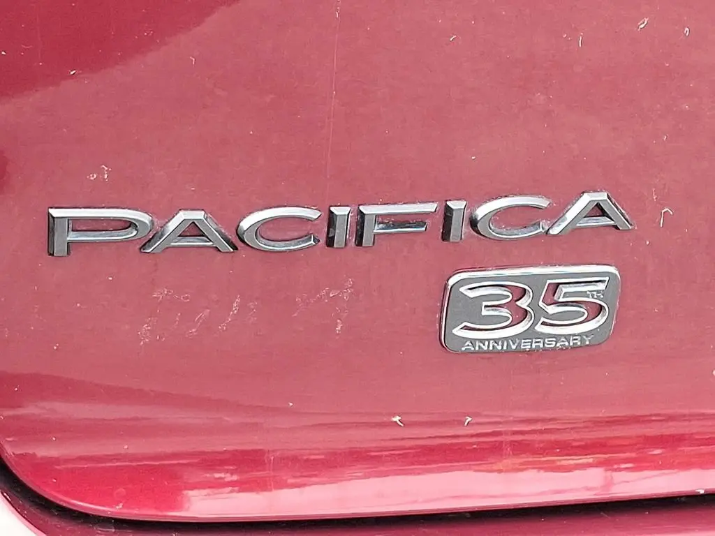 2020 Chrysler Pacifica Limited 35th Anniversary photo 5