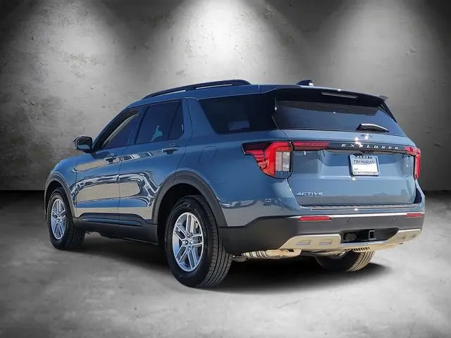 2026 Ford Explorer Active photo 4