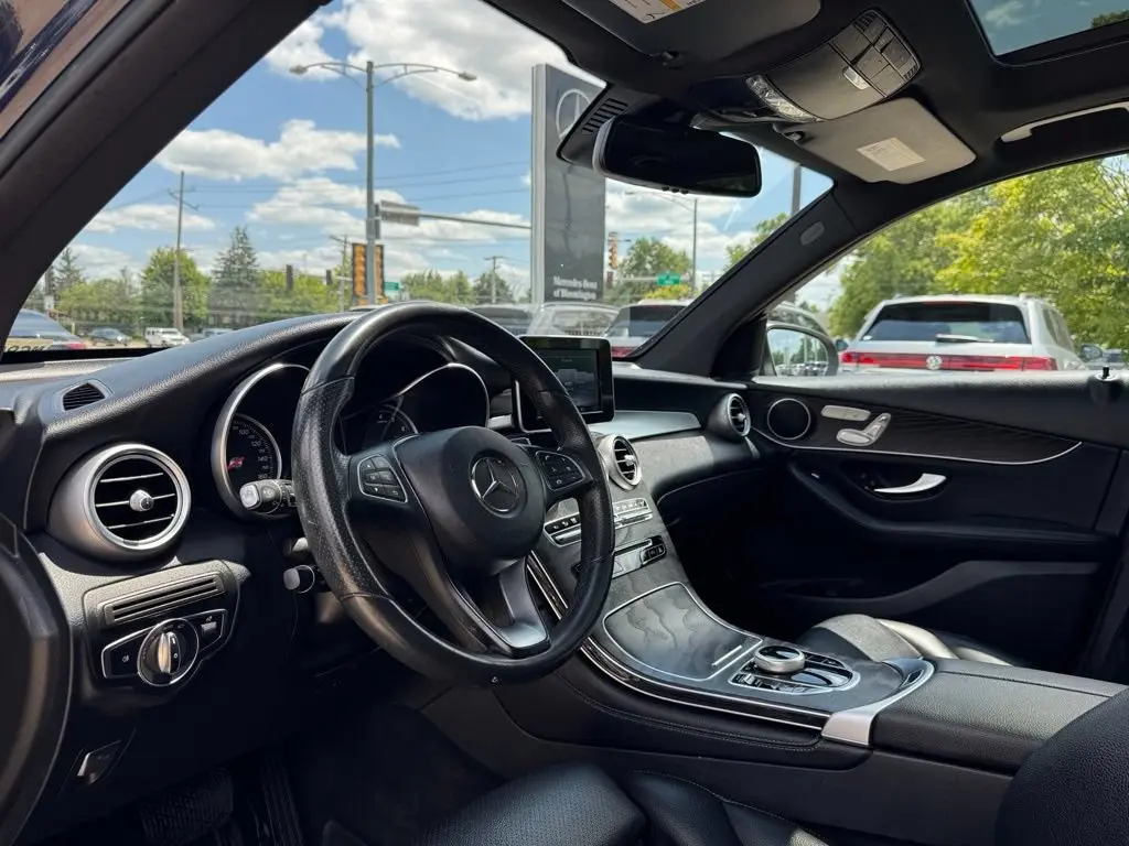 2018 Mercedes-Benz GLC GLC300 4MATIC photo 4