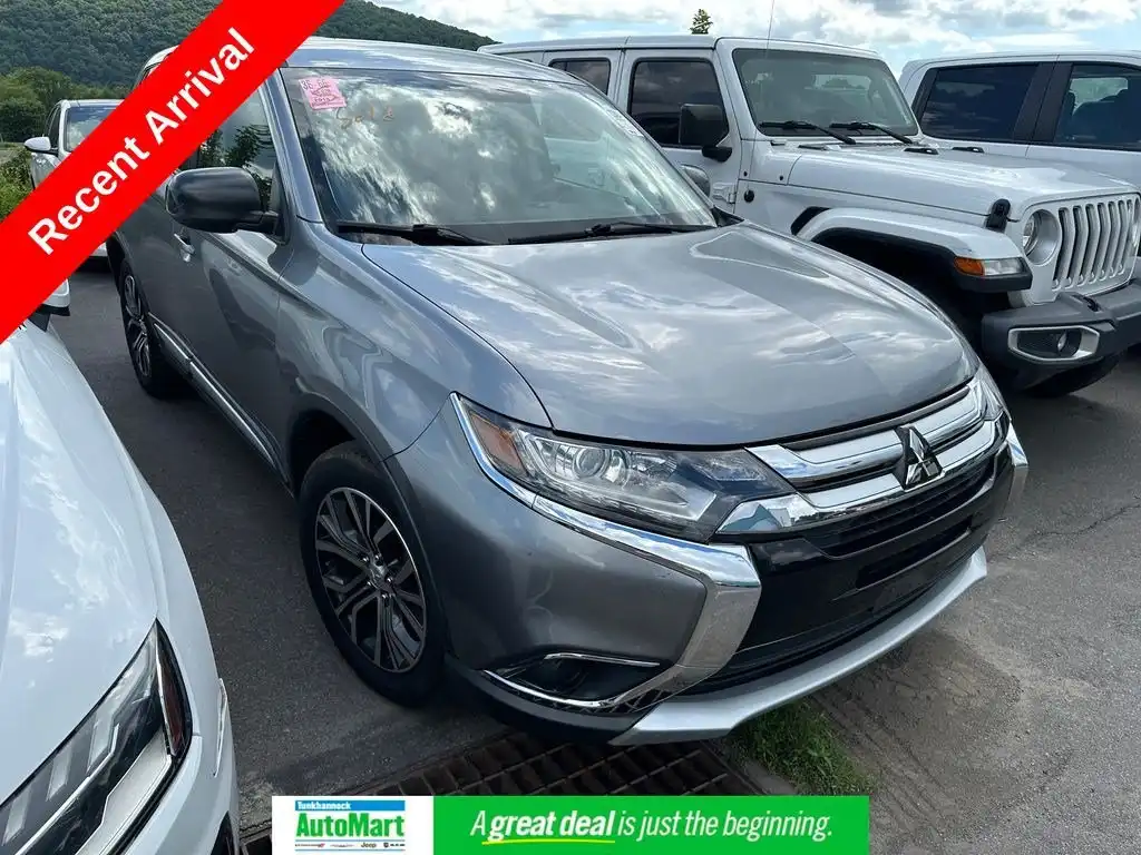 2018 Mitsubishi Outlander LE S-AWC's photo