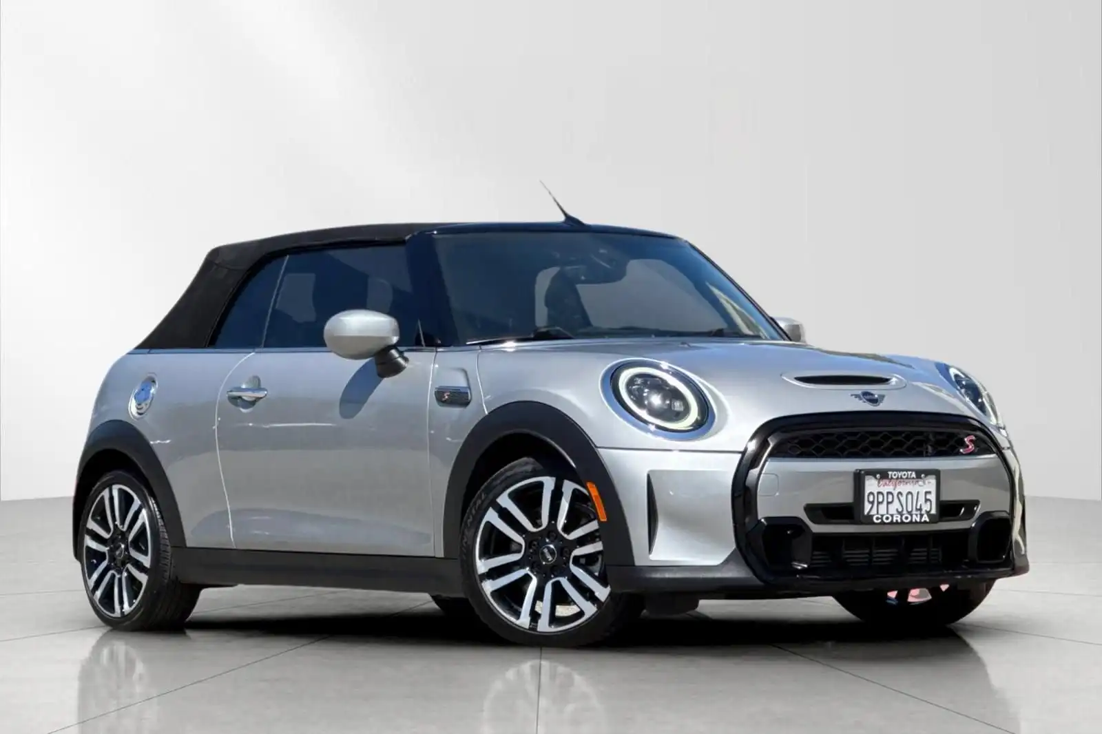2023 MINI Convertible Cooper S Classic's photo