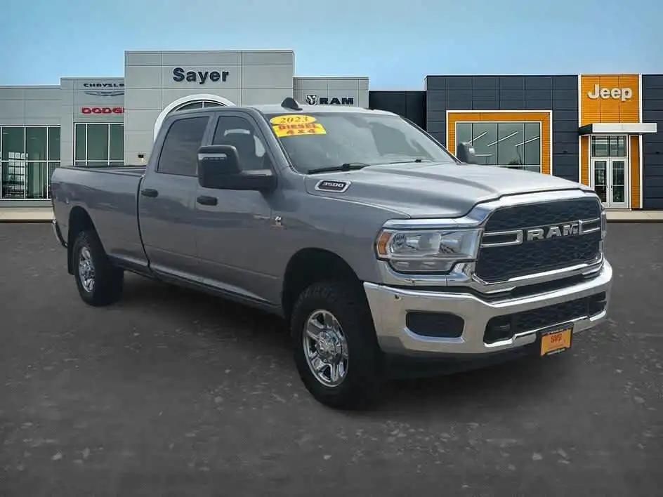 2023 RAM 3500 Tradesman 4WD Crew Cab LWB's photo