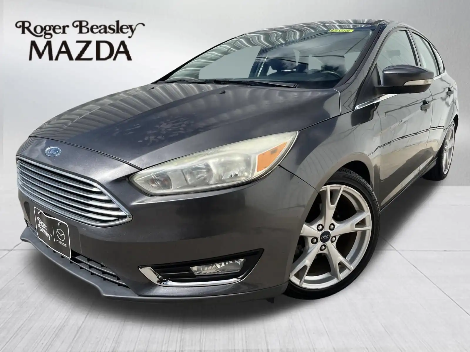 2016 Ford Focus 5 Door Hatch Titanium's photo