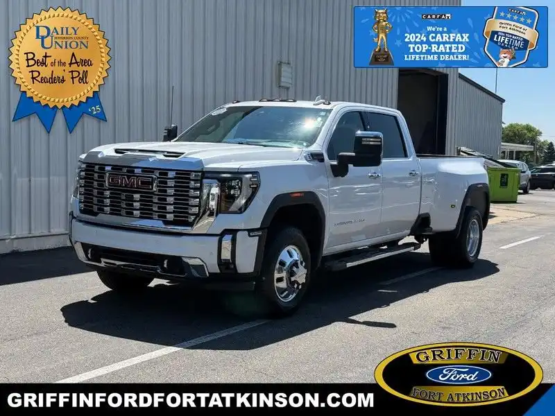 2024 GMC Sierra 4WD Crew Cab Long Box DRW Denali's photo