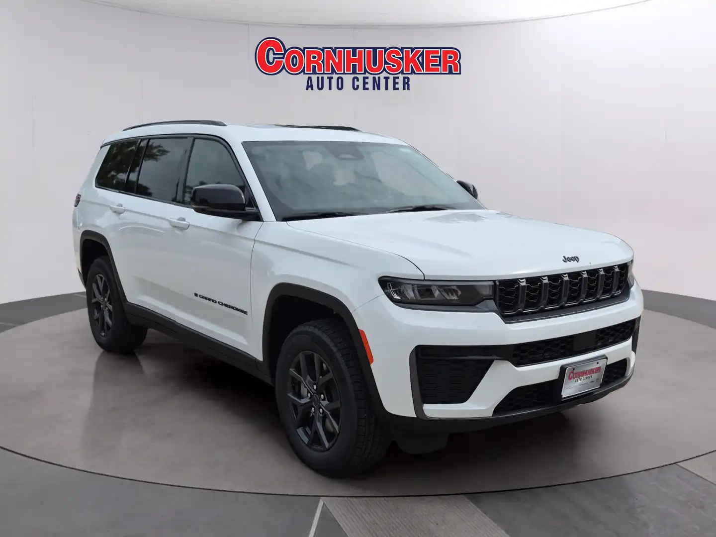 2027 Jeep Grand Cherokee L Laredo Altitude 4WD's photo