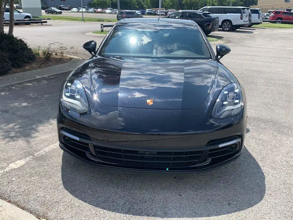 2018 Porsche Panamera 4S's photo